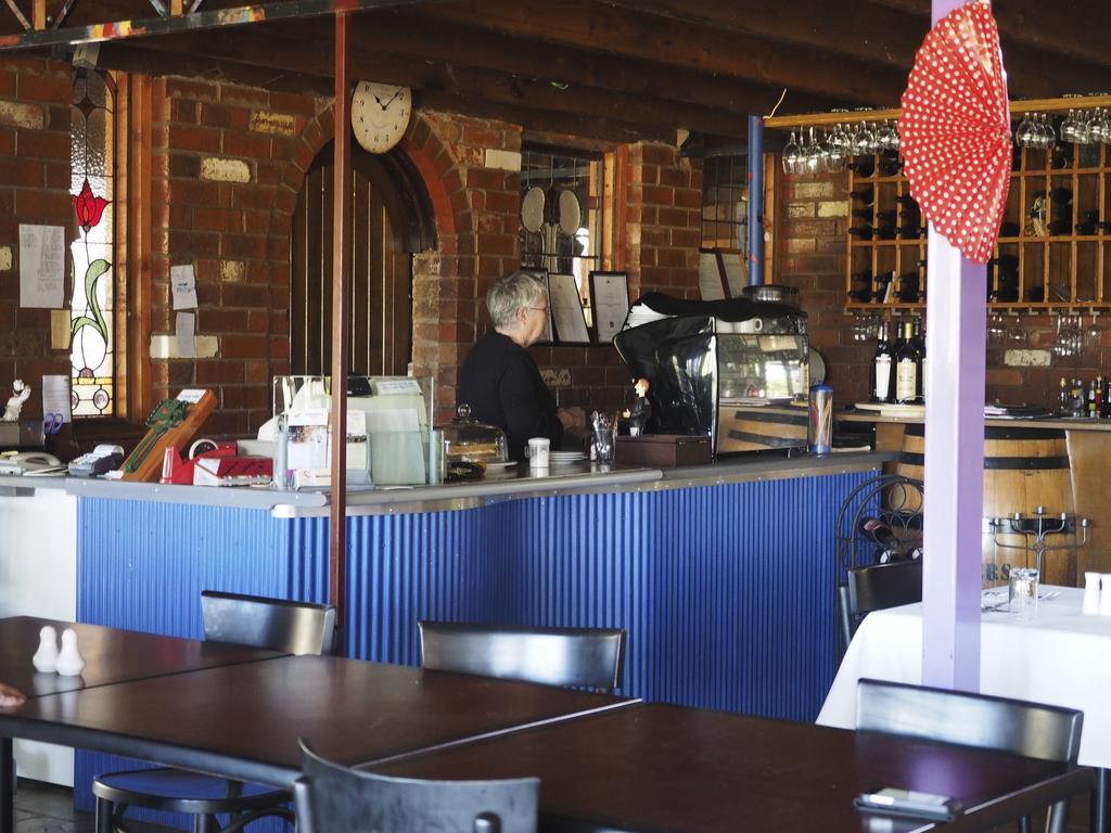 Moonbeam Cottages & Rainbow Cafe Moonambel Экстерьер фото